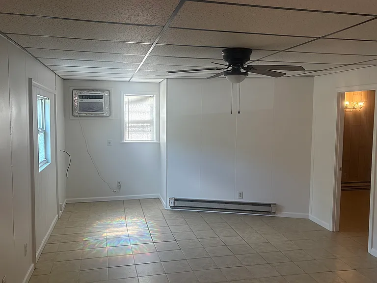 220 Pine St #4 — Photo 1