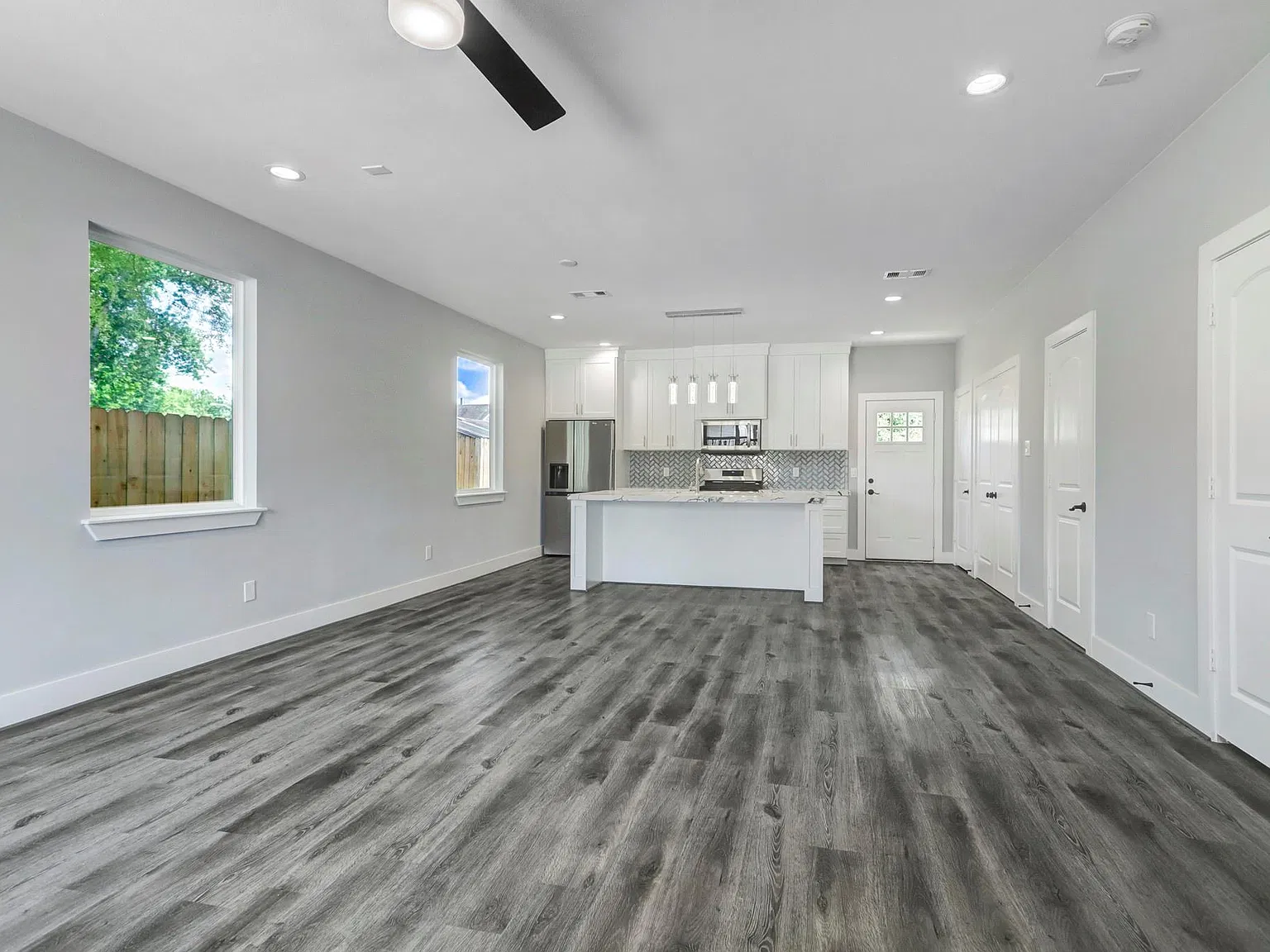 3 bed, 2.5 bath, 2028 sqft, $2,000 — Photo 4