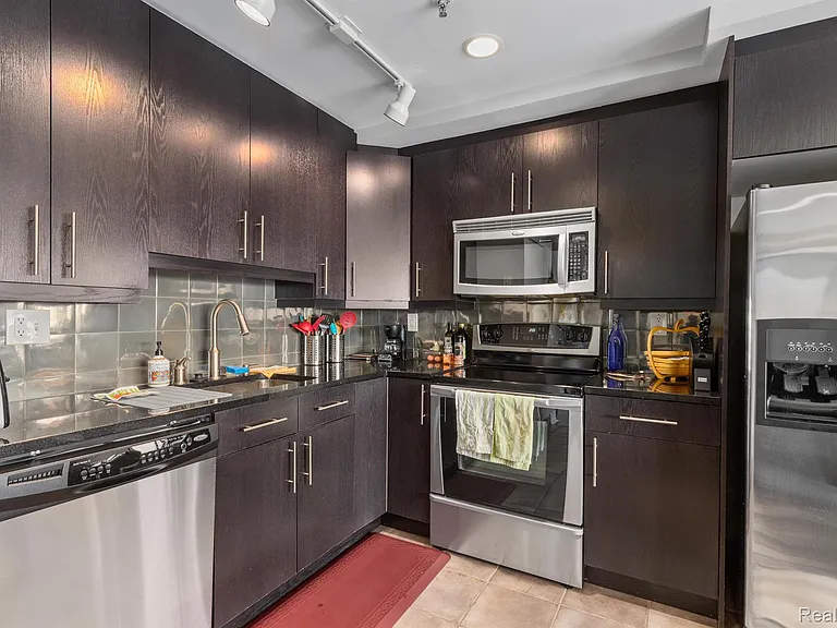 1001 W Jefferson Ave #15B — Photo 17