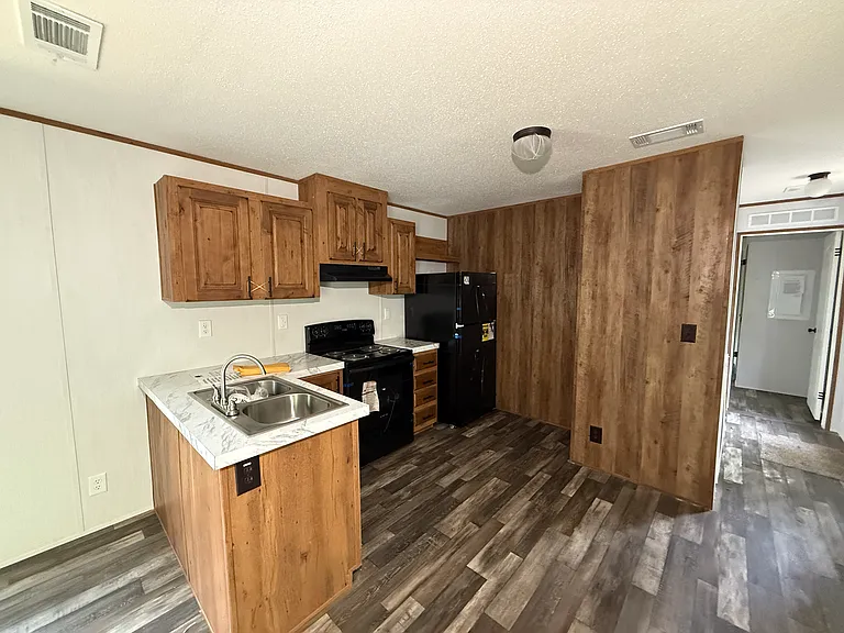 1402 N 69th Ave #7 — Photo 4