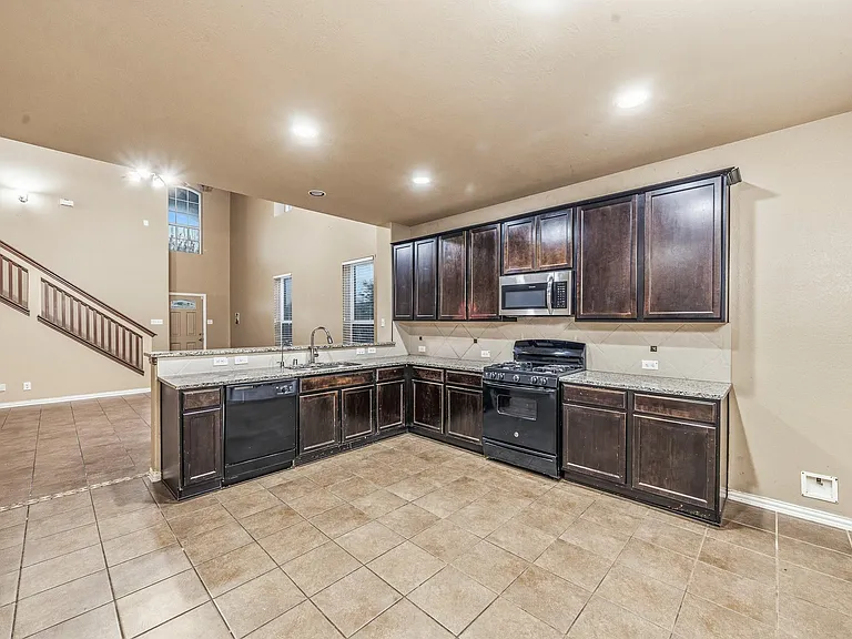 2403 Summers Glen Ct — Photo 6