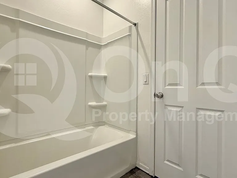 1265 E Kingman St — Photo 20