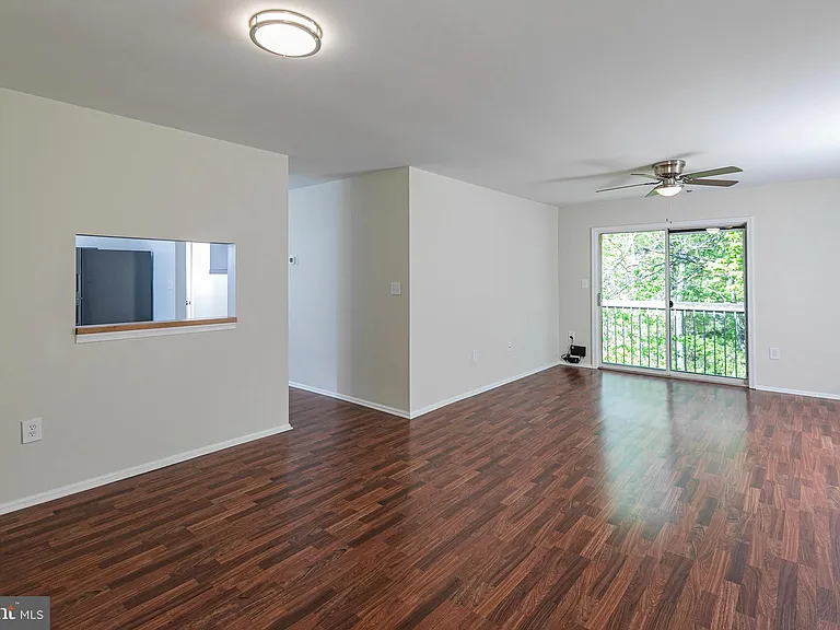 56 Barberry Ct — Photo 3
