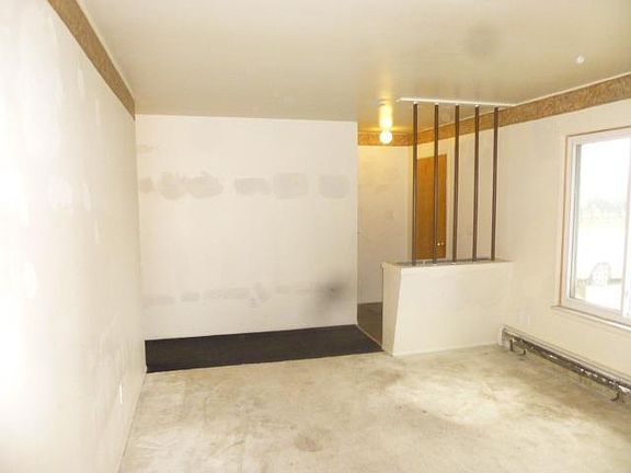 4th image of 522 1st Ave