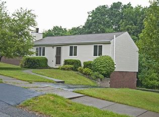 212 Glenmore Dr, Coraopolis, PA 15108