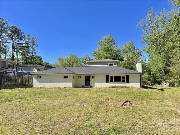 2nd image of 402 Blue Ridge Rd