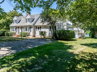 81 Beebe Acres Rd, Falmouth, MA 02540
