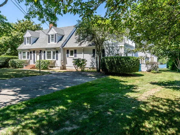 81 Beebe Acres Road, Falmouth, MA 02540