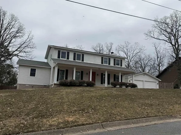 202 Canterbury Cir, Russellville, AR 72802