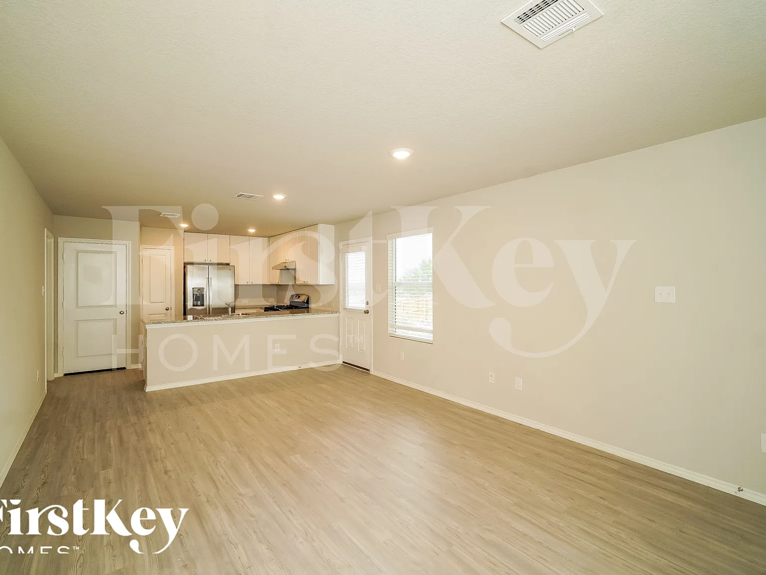 3 bed, 2.0 bath, 1016 sqft, $1,430 — Photo 3