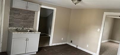 2nd image of 3313 Seymour Ave #Up
