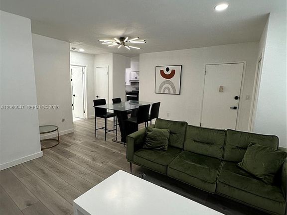 2nd image of 316 Surfside Blvd #1