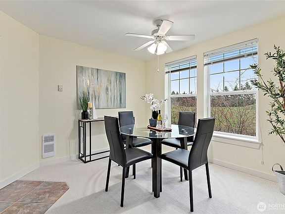 4th image of 22639 NE Alder Crest Drive #202