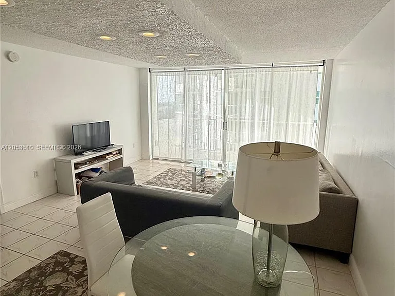 5838 Collins Ave #7E — Photo 8