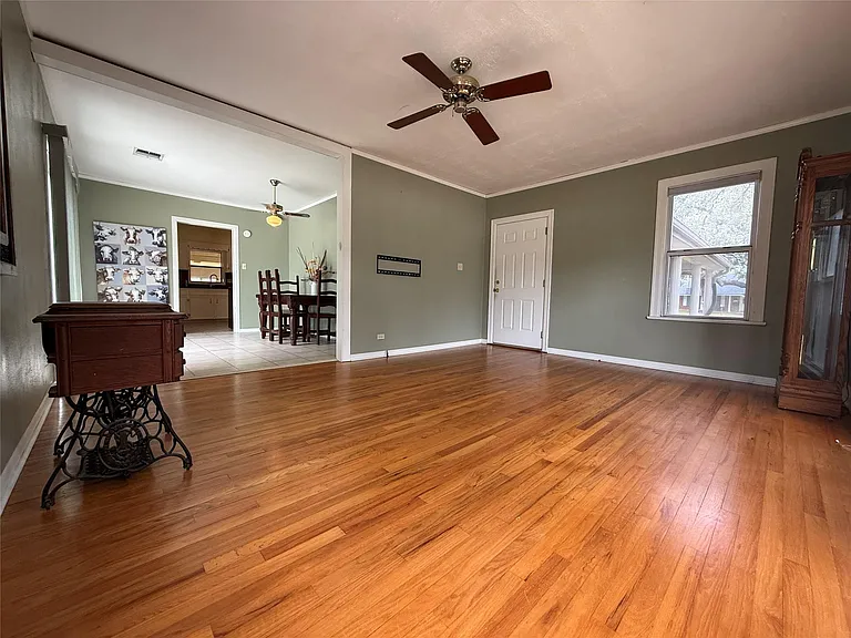 231 E Live Oak St #A — Photo 5