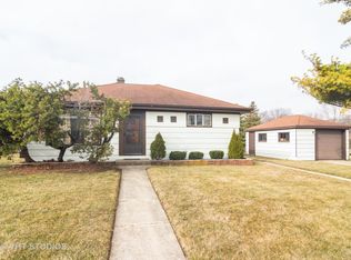226 N Louis St, Mount Prospect, IL 60056