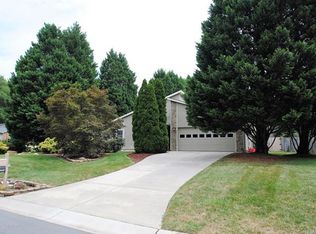 6422 Woodbridge Rd, Charlotte, NC 28227