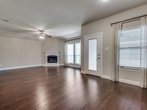 3rd image of 15904 Langsdale St