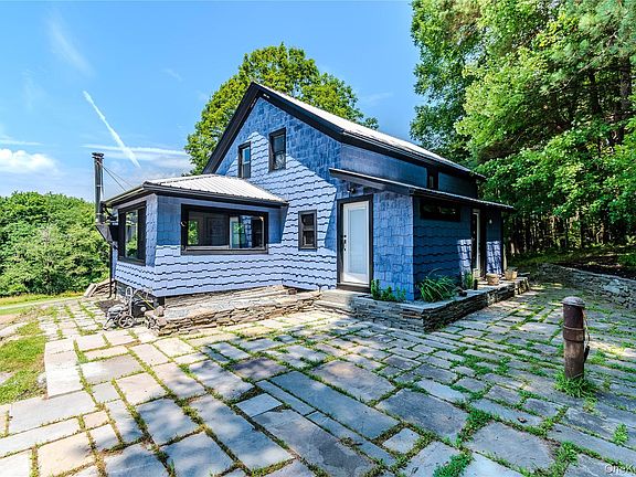 3rd image of 63 Cape Road