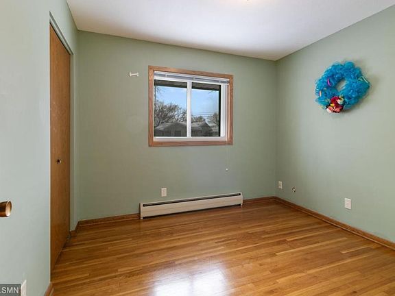 2nd image of 1208 Pinewood Ct