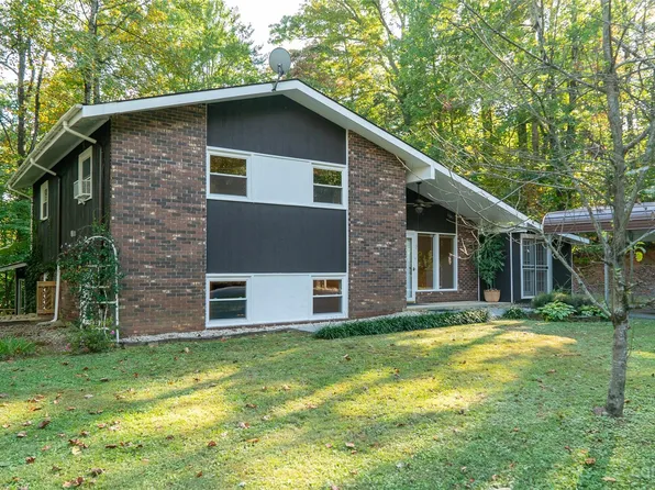 37 Pine St, Old Fort, NC 28762