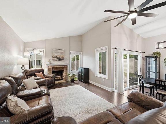 2nd image of 101 Park Hill Ct