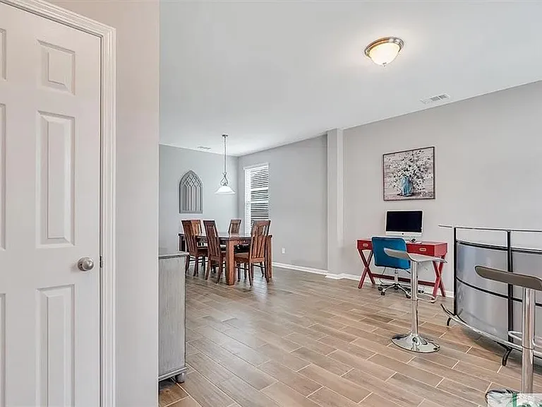 365 Southwilde Way — Photo 10