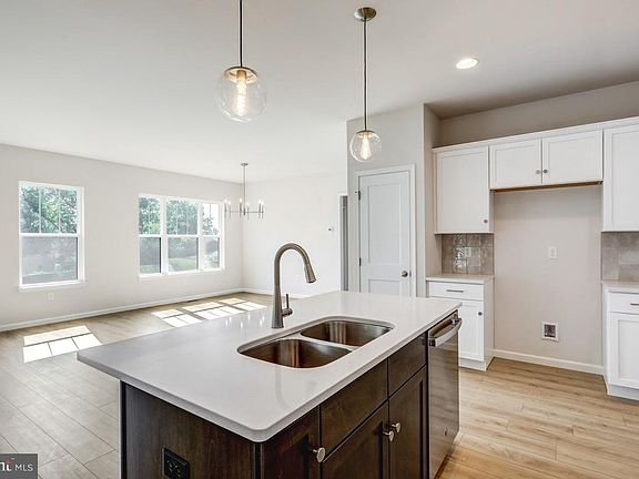 5th image of 116 Village Dr #8-04