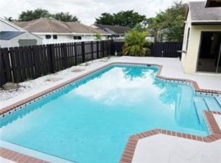 11282 NW 44th St, Pompano Beach, FL 33065