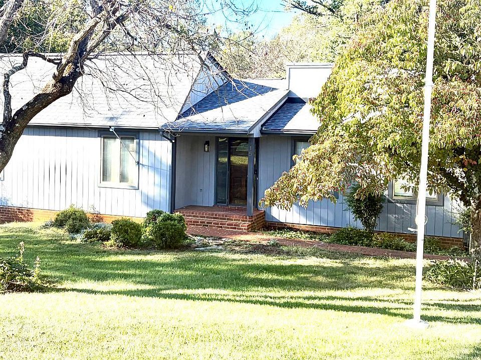 1st image of 115 Lafayette Pl