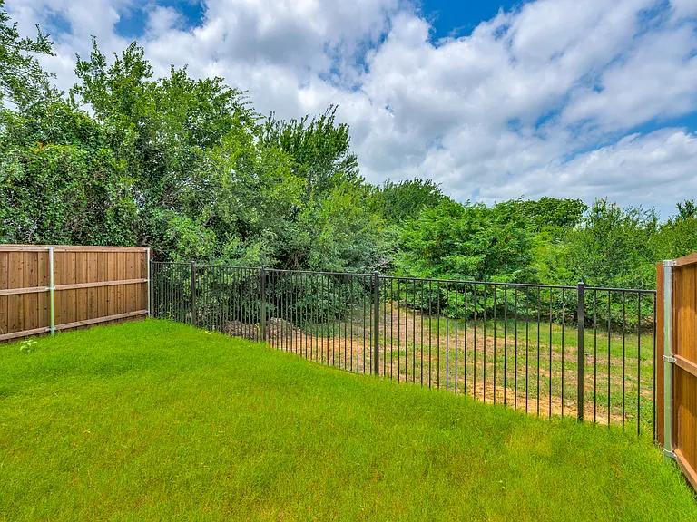 12104 Steeplechase Dr — Photo 25