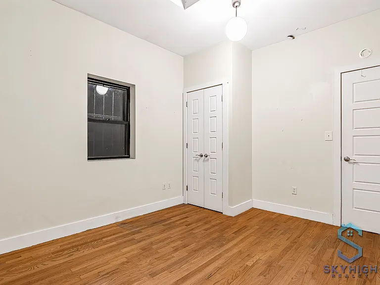 124 Manhattan Ave #1R — Photo 8