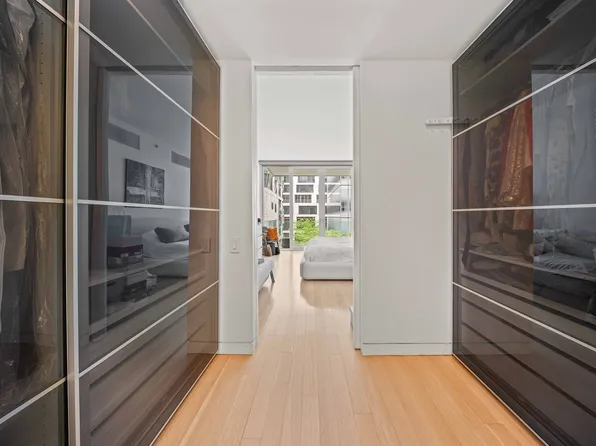 524 West 19th Street image 11 of 13