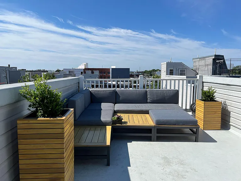 2241 Cross St — Photo 34