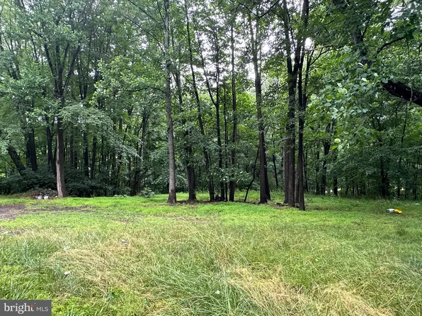 10408 Samaga Dr, Oakton, VA 22124