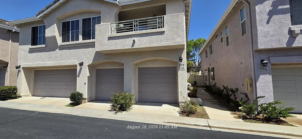 2 bed, 2.5 bath, 1130 sqft, $3,200 — Photo 2
