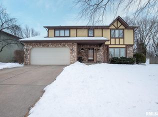 4465 Hamilton Dr, Bettendorf, IA 52722