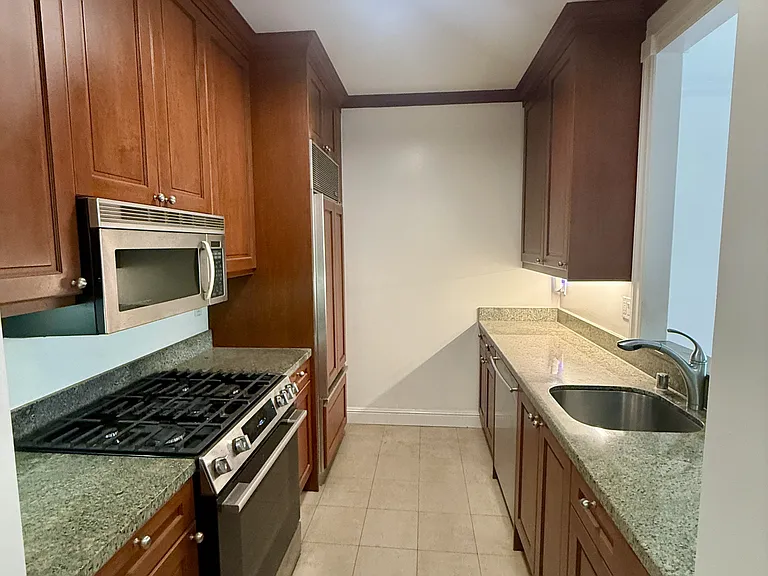 3316 California St #2 — Photo 6