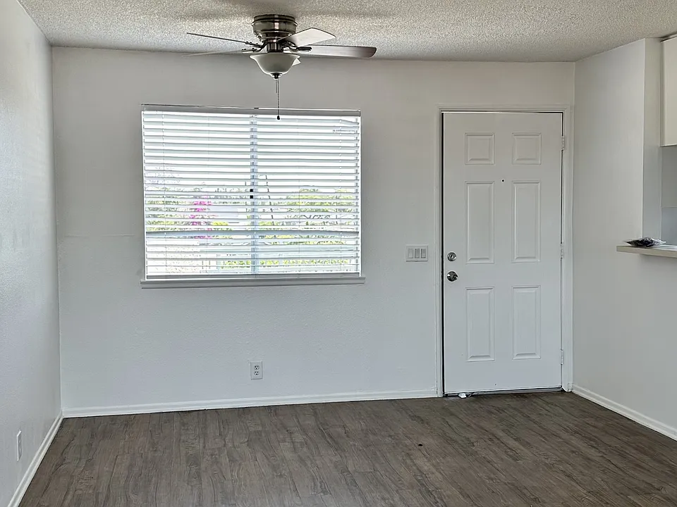 800 S Magnolia Ave #12