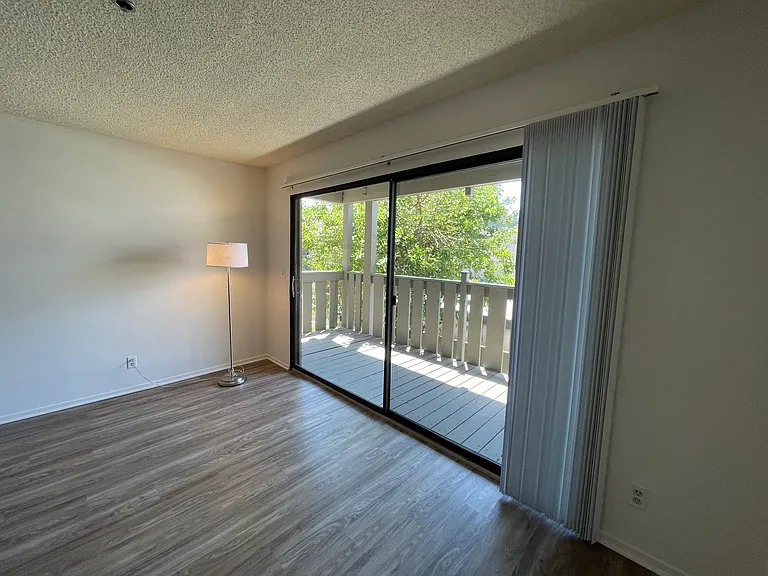Windrose Place Pasadena — Photo 43