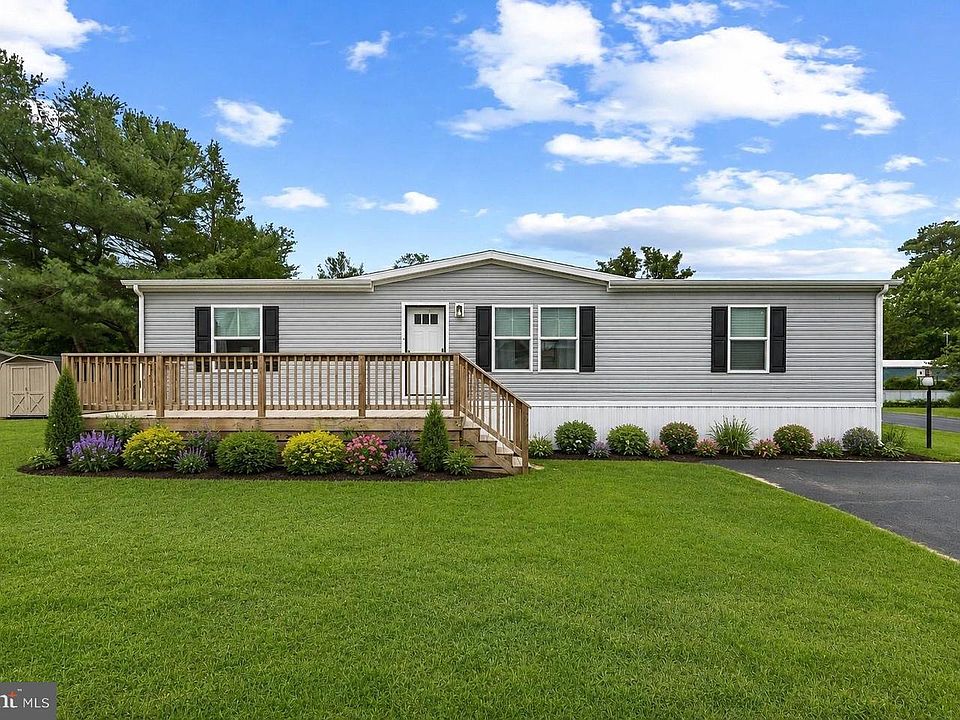 1st image of 23295 Martin Ln