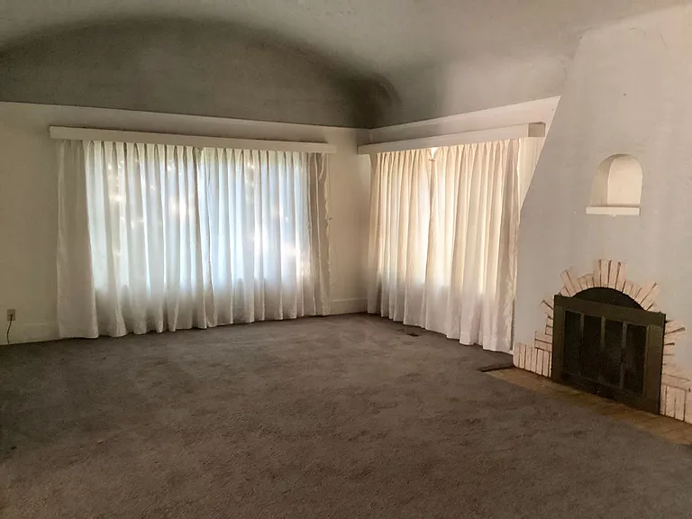 1330 Broadway St — Photo 4