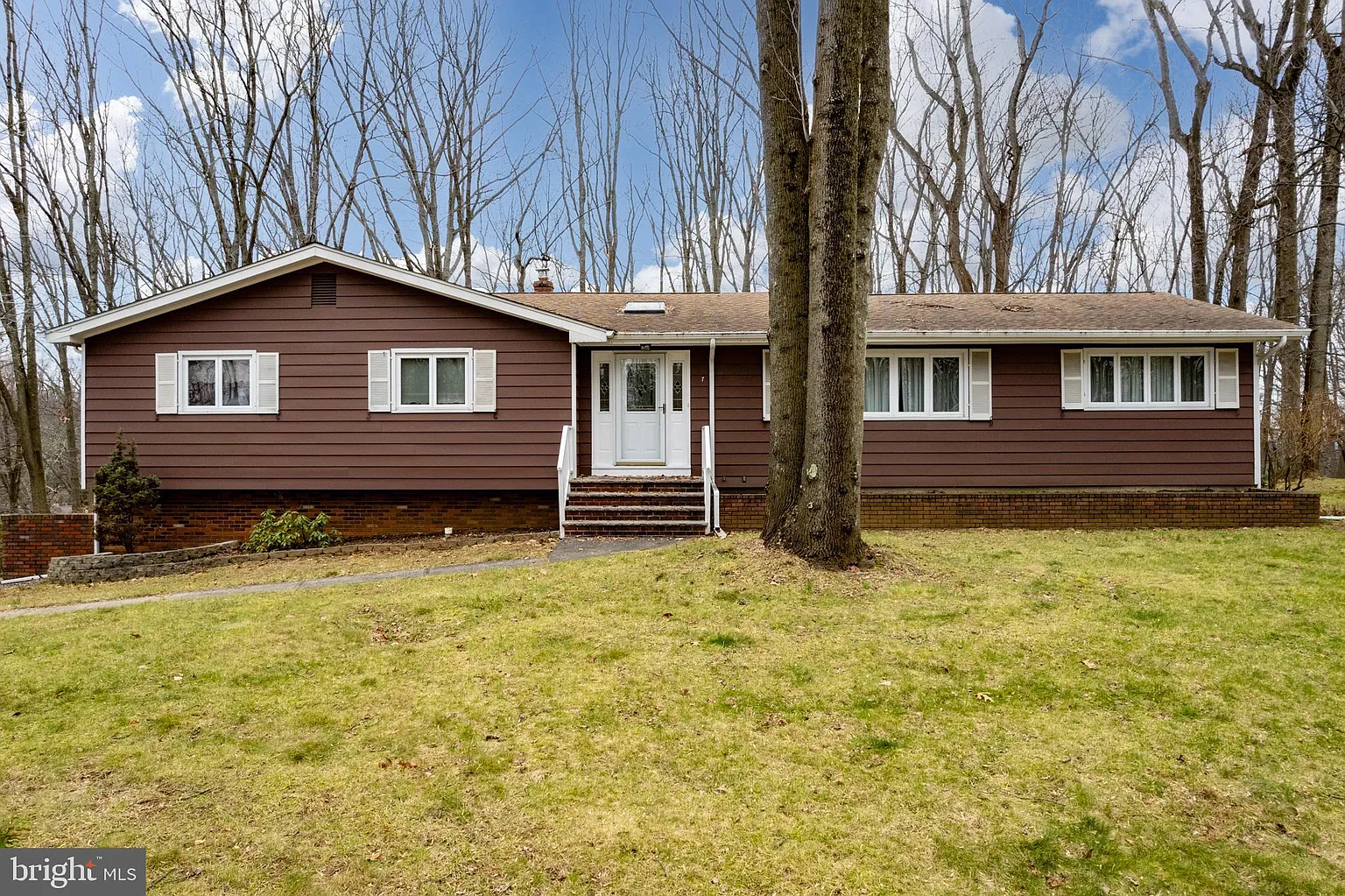 7 Overlook Dr photo 1
