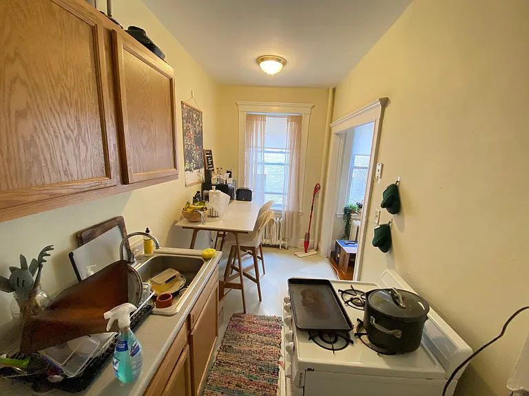 61 Woodstock Ave — Photo 11