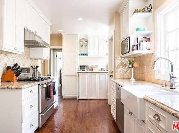 4th image of 922 Masselin Ave
