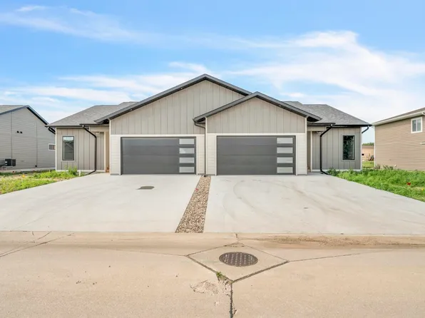 1940 35th St Unit A, Spirit Lake, IA 51360