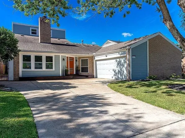 14427 Briarhills Pkwy, Houston, TX 77077