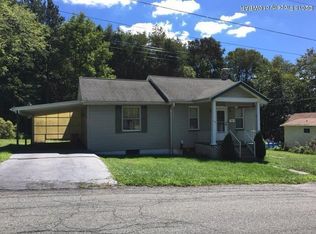 228 7th St, Weatherly, PA 18255