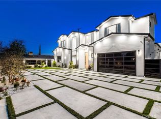 22745 Califa St, Woodland Hills, CA 91367