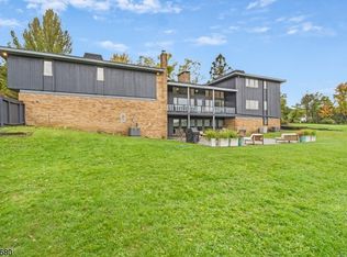 1015 Old Chester Rd, Far Hills, NJ 07931